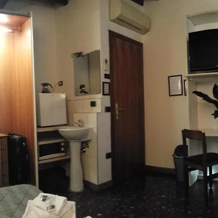 Pensionat La Casa Del Viandante Modena